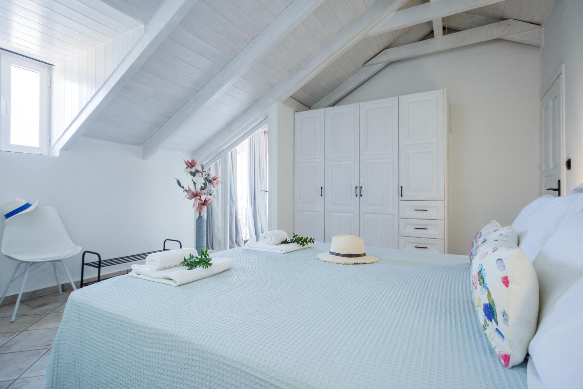 Tonias Houses - Thea House And Vrachos Attic Appartment อลิกานาส ภายนอก รูปภาพ